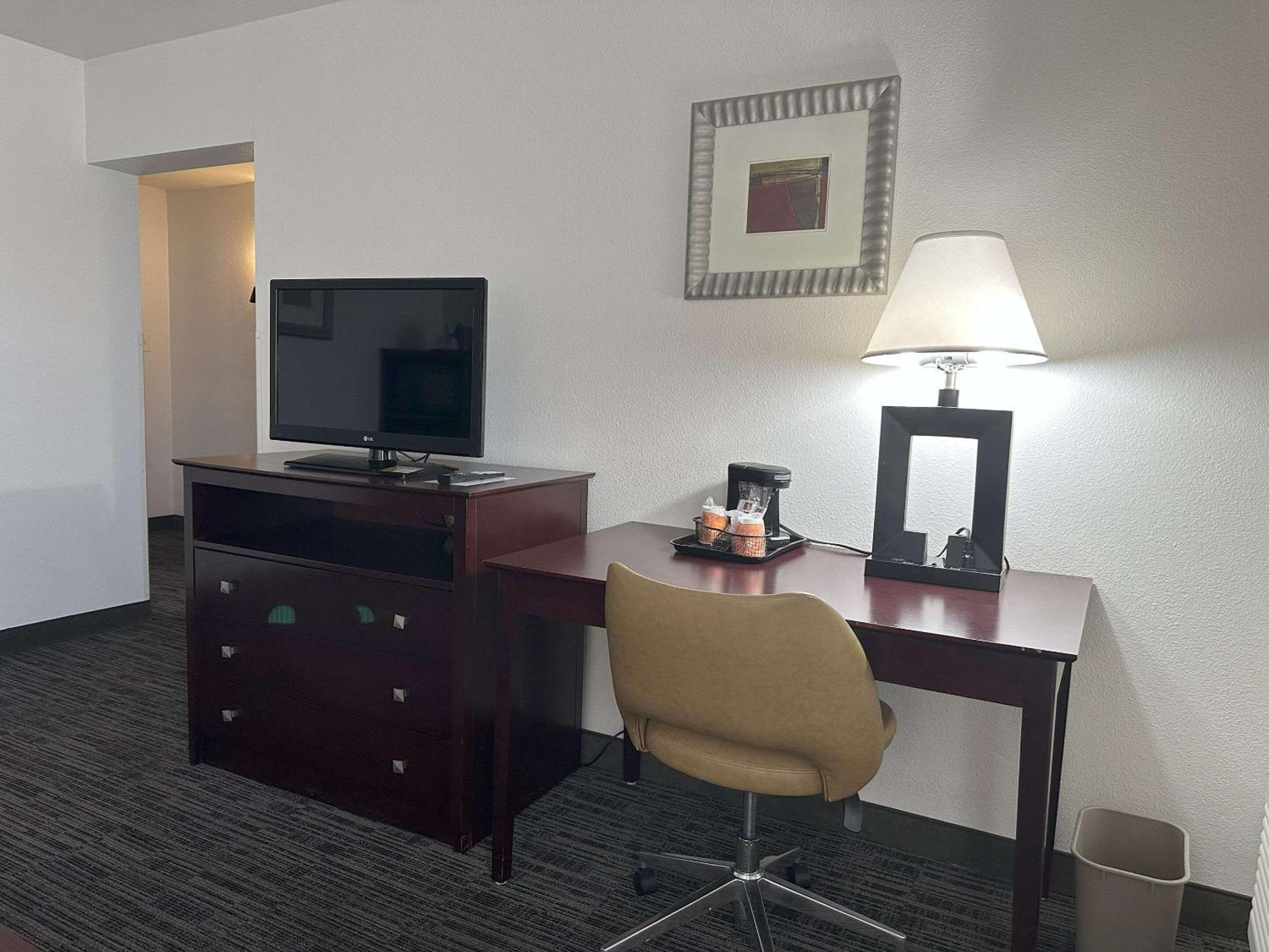 Quality Inn & Suites Everett Zewnętrze zdjęcie
