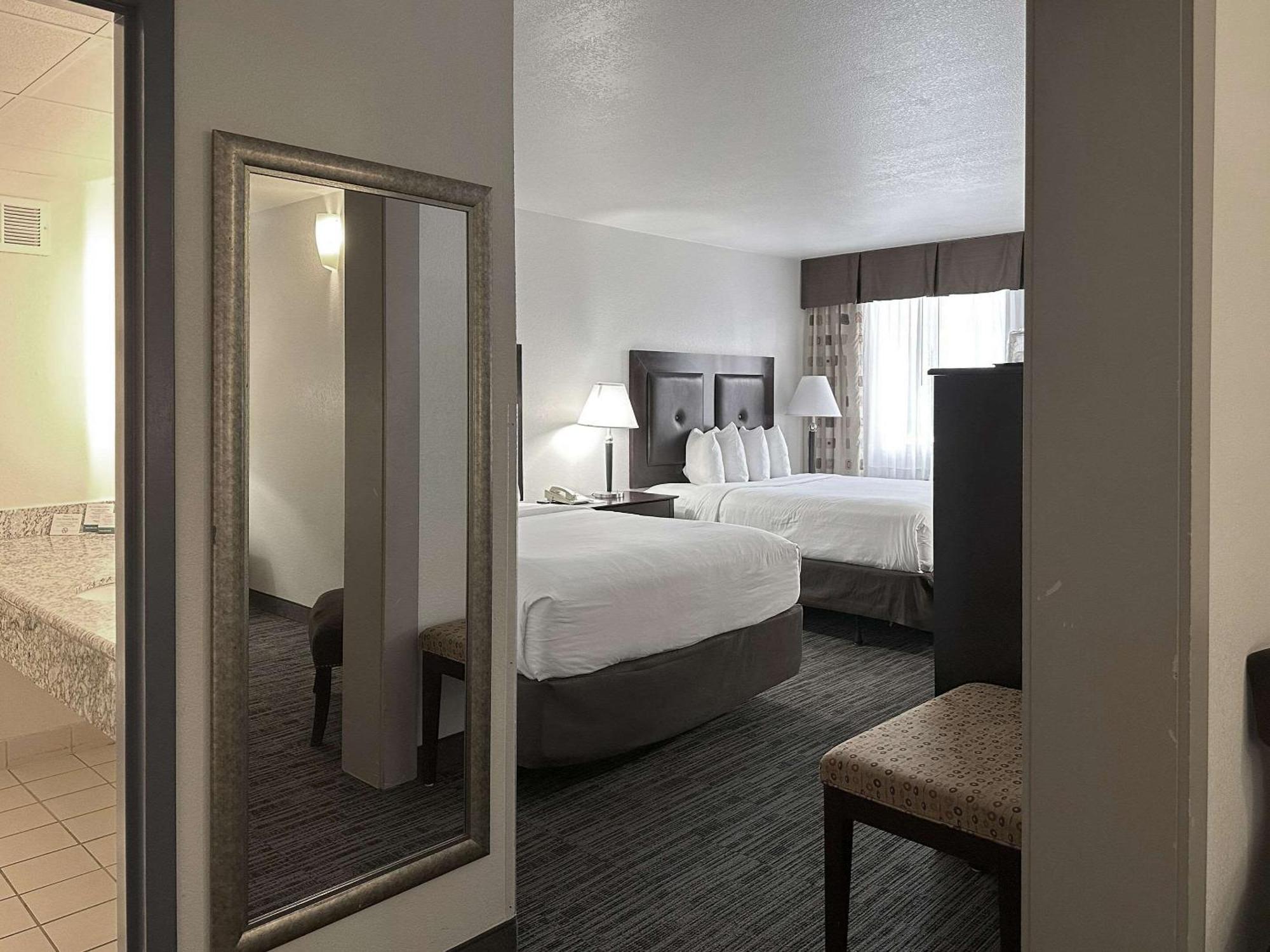 Quality Inn & Suites Everett Zewnętrze zdjęcie